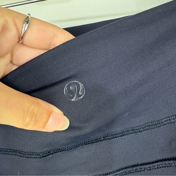 Lululemon Retreat 7/8 Pants Navy & Silver Cropped Leggings Workout gym - Picture 4 of 4